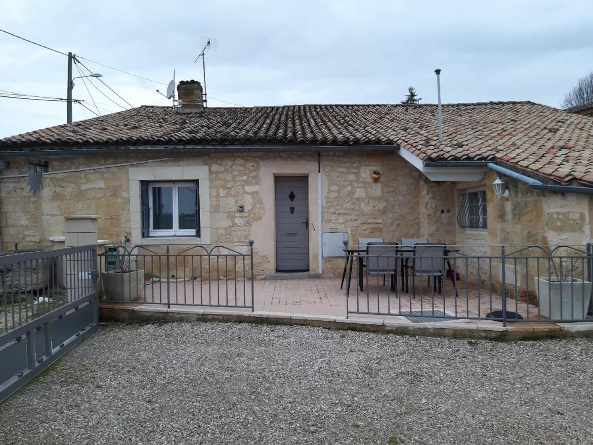 Gite Les Deux Meules Sainte-Colombe  Exterior foto