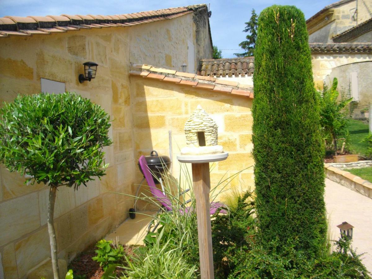 Gite Les Deux Meules Sainte-Colombe  Exterior foto